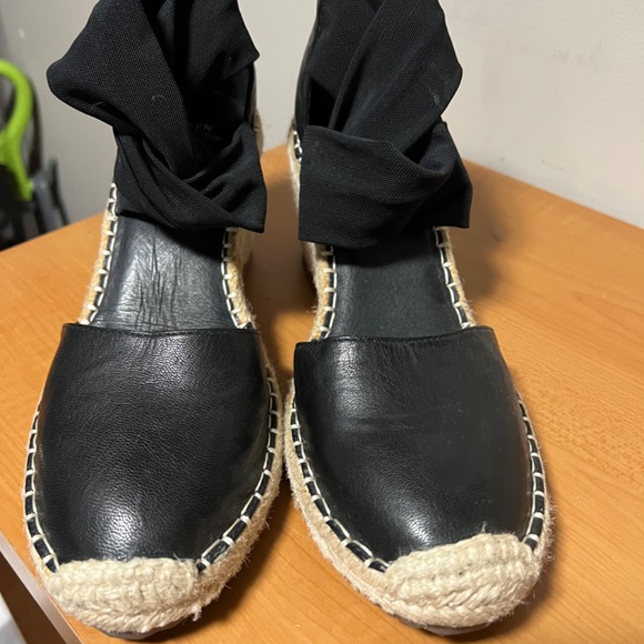 Eileen Fisher espadrille closed toe wedge - Picture 2 of 5